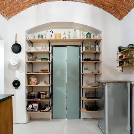 Lilly's Calm Souterrain With Garden Апартаменти