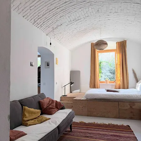 Lilly's Calm Souterrain With Garden Graz