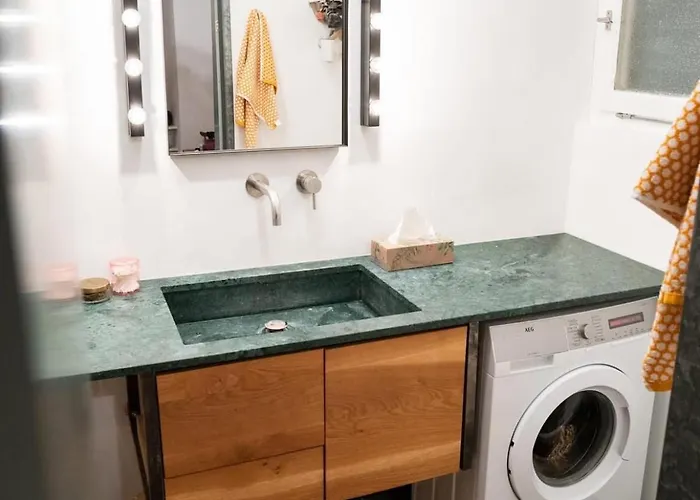 Lilly's Calm Souterrain With Garden